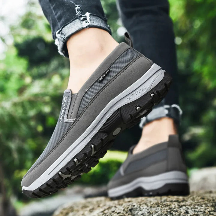 Comfortabele heren schoenen voor mannen die extra voetondersteuning en demping zoeken.