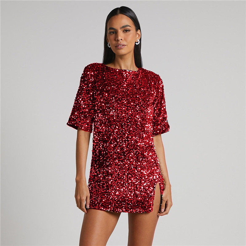 Damesjurk met pailletten en schitterend lichteffect, een glamoureuze keuze voor elke feestelijke gelegenheid.