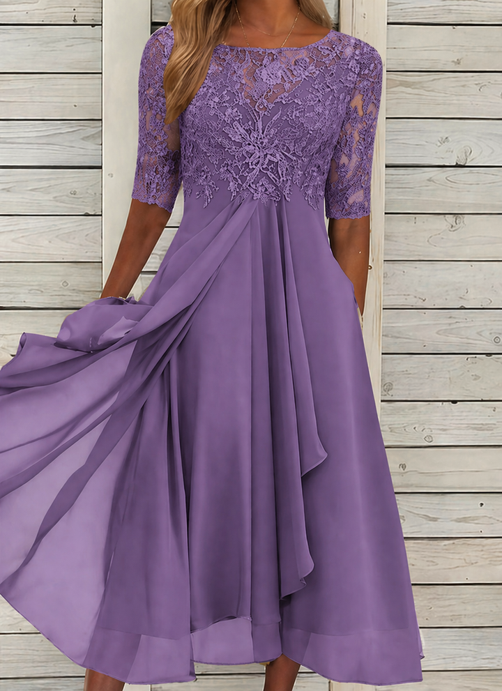 Prachtige bordeauxrode dames feestjurk, een lange avondjurk met elegante pasvorm voor speciale momenten.