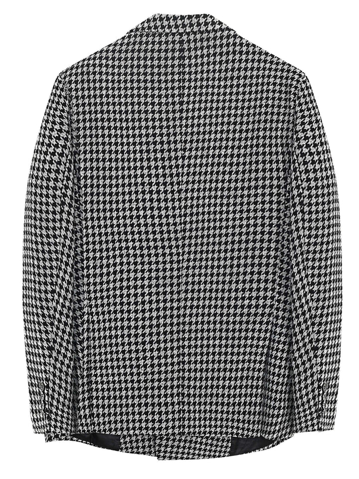 Oliver geruite blazer, een must-have voor professionele heren, straalt autoriteit en stijl uit in zakelijke setting.
