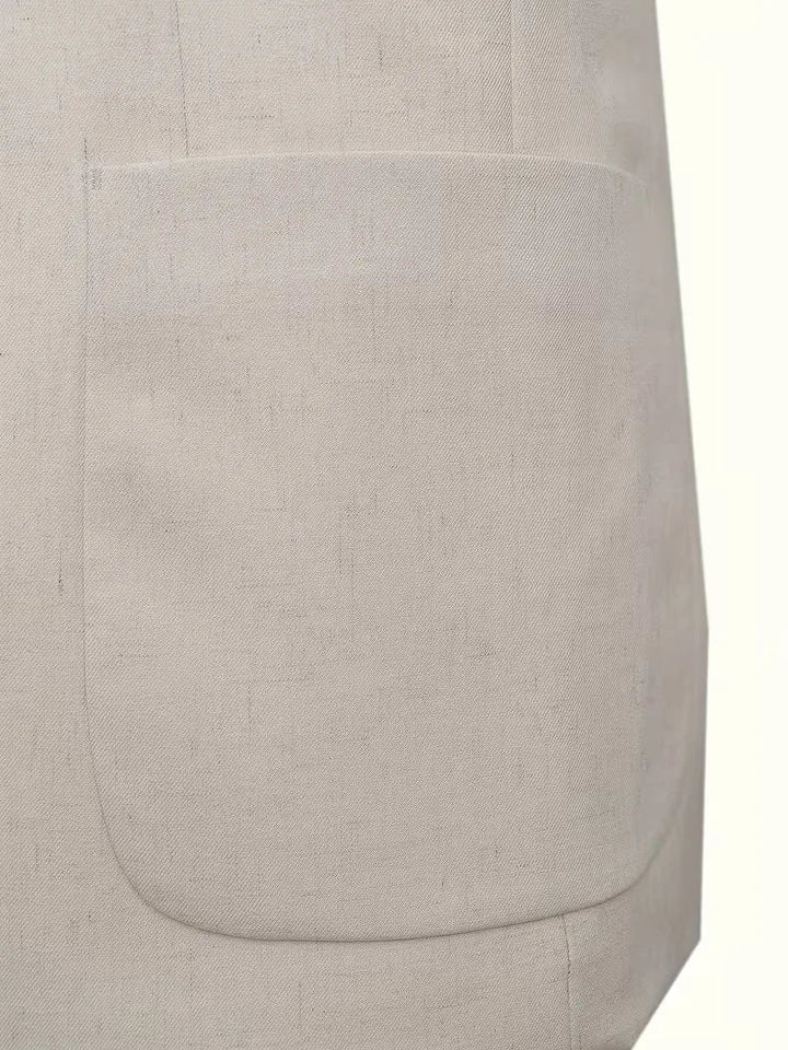 De ultieme smart-casual heren blazer met V-hals, knopen en lange mouwen voor een moderne look.