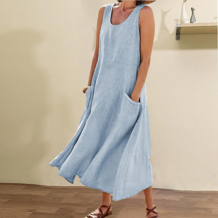 Dames zomerjurk in diverse kleuren, mouwloos en comfortabel, perfect voor vrije tijd.