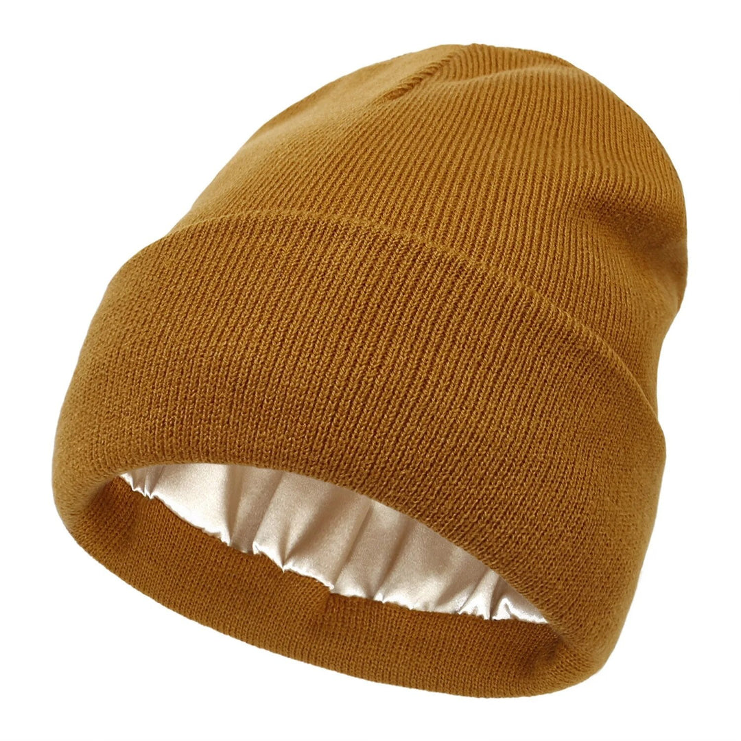 Zachte zijden beanie voor dames, ideaal voor comfortabel en pluisvrij haar in de wintermaanden.