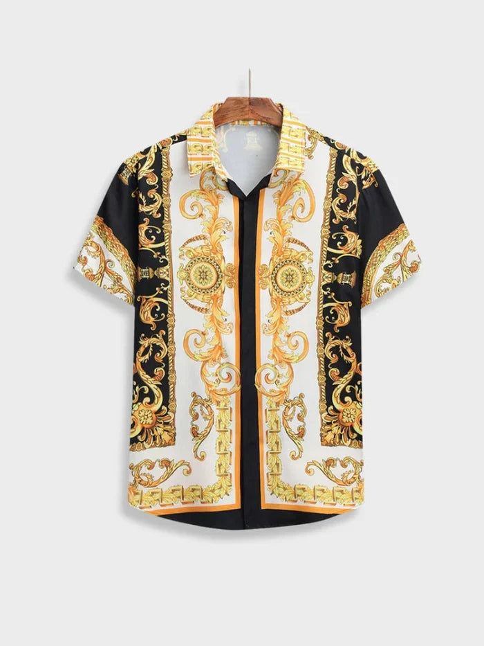 Gedetailleerde weergave van de Italiaanse barokprint op de elegante heren zomer set.