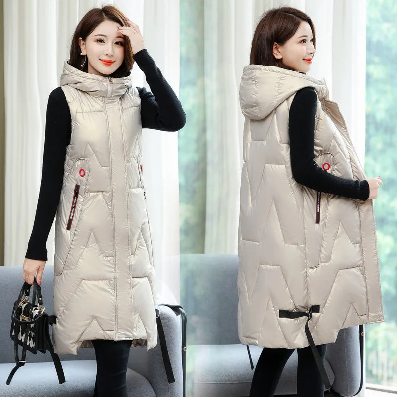 Stijlvolle dames lange bodywarmer, mouwloos vest in effen design. Een trendy toevoeging aan je herfstmode.