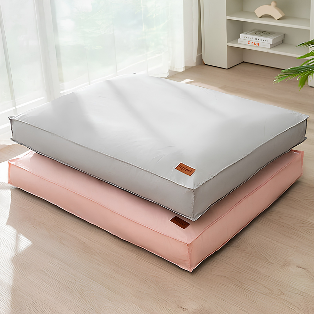 Waterdicht orthopedisch hondenbed met wasbare hoes en antislip onderkant, ideaal voor comfort.