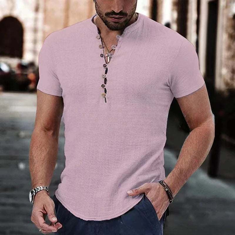 Stijlvol heren V-hals T-shirt met unieke knoopdetails. Dit comfortabele zomer T-shirt heeft een ontspannen pasvorm.