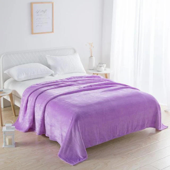Luxe fluwelen sofa deken (VelvetLux) voegt stijl toe aan je woonkamer; perfecte woondecoratie.