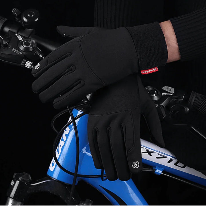 Waterdichte ThermaGuard winterhandschoenen met anti-slip grip, bescherming tegen regen en wind tijdens outdoor activiteiten.