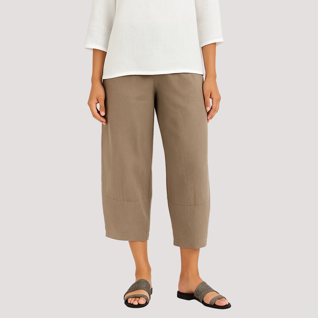 Lichtgewicht dames zomerbroek met wijde pijpen en elastische taille. Comfortabele en ademende casual broek voor de zomer.