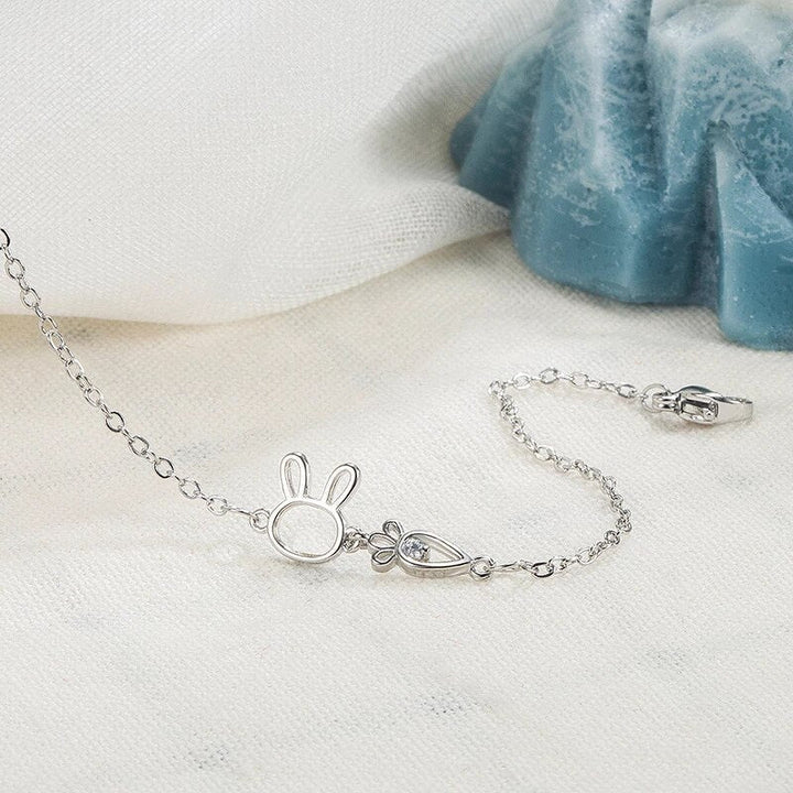 Dames sieraad: schattige konijn armband, een subtiele accessoire voor elke dag.