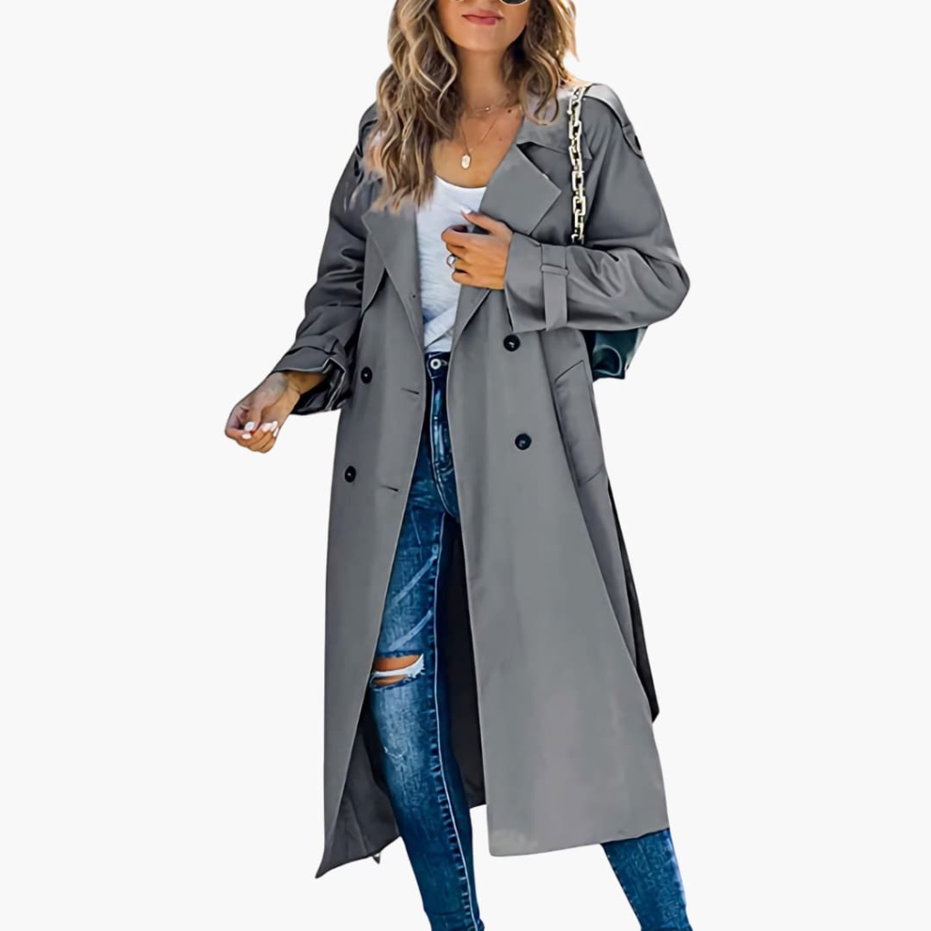 Modieuze dames trenchcoat, een veelzijdige en elegante mantel met knoopsluiting. Tijdloos design.