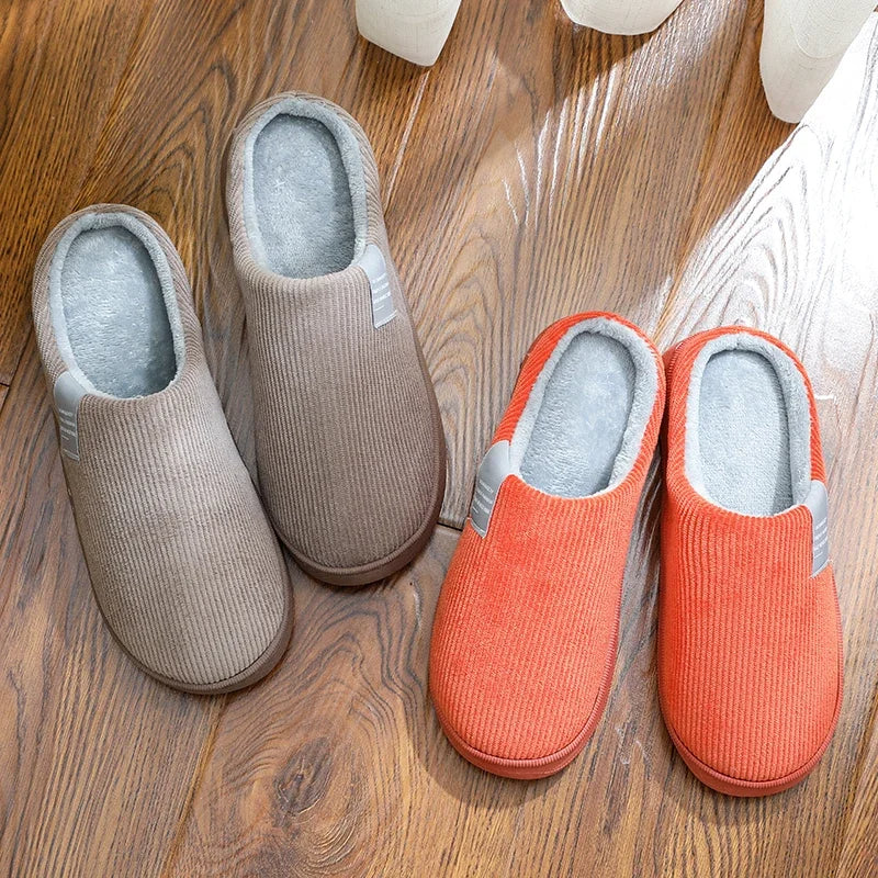 Hoymans SunStride pantoffels: unisex, anti-slip, warme pluche voering, perfect voor de winter.