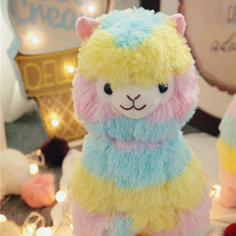Leuke regenboog-alpaca knuffel voor de kinderkamer, zacht pluche speelgoed voor baby's en peuters.