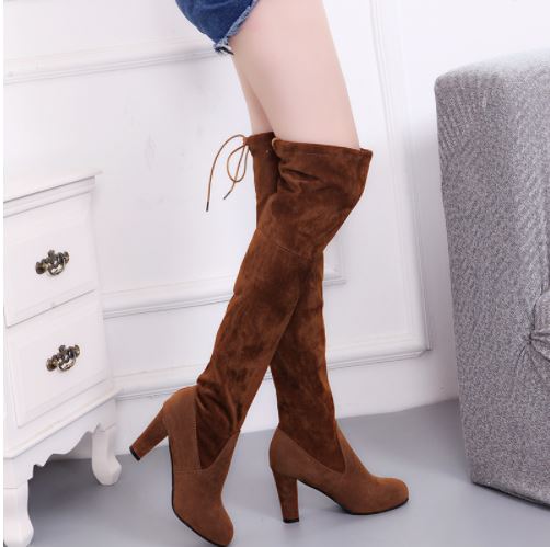 Stijlvolle zwarte over-de-knie dames laarzen; elegant en comfortabel voor herfst en winter.