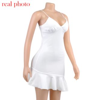 Comfortabele casual zomerjurk voor dames, met V-hals en speelse ruches, perfect voor warme dagen.