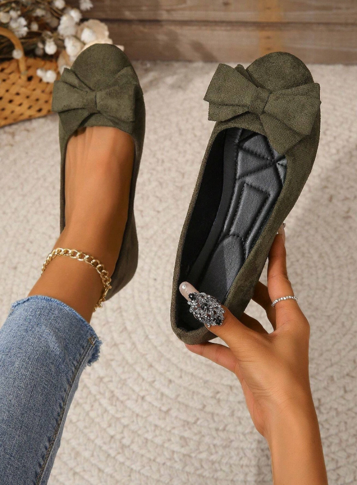 Comfortabele orthopedische schoenen Olivia voor dames en heren, ideaal voor dagelijks gebruik en voetpijn verlichting.