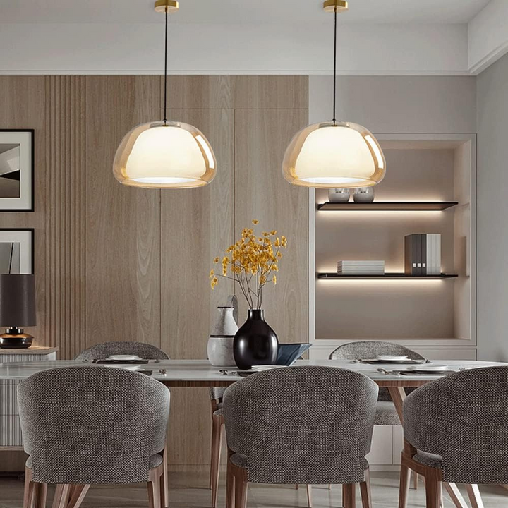 Strakke glazen koepel hanglamp, modern en minimalistisch. Verstelbare plafondlamp voor sfeervolle verlichting in elke ruimte.