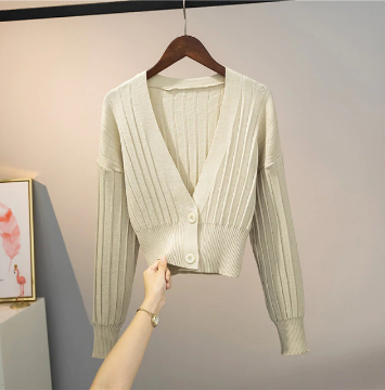 Gebreide cropped trui voor dames, comfortabel en stijlvol voor de herfst/winter.