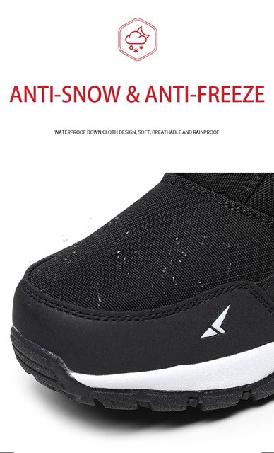 Gedetailleerd shot van robuuste, waterdichte heren winter wandellaarzen met stevige gripzool.