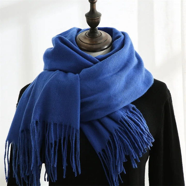 Comfortabele en warme dames kasjmier sjaal, perfect voor stijlvolle wintermode en extra zachtheid.