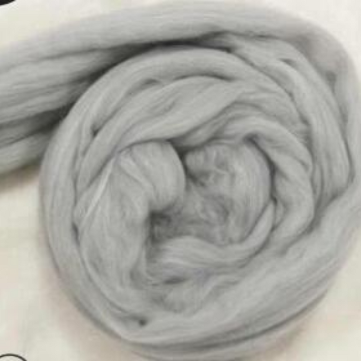 Creatief DIY project: maak een comfortabel fleece deken met deze complete winterkleed kit.
