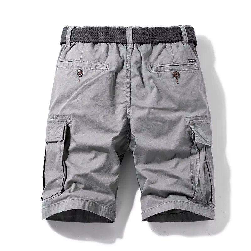 Mode heren: veelzijdige korte broek, de perfecte cargoshort voor een actieve zomer.