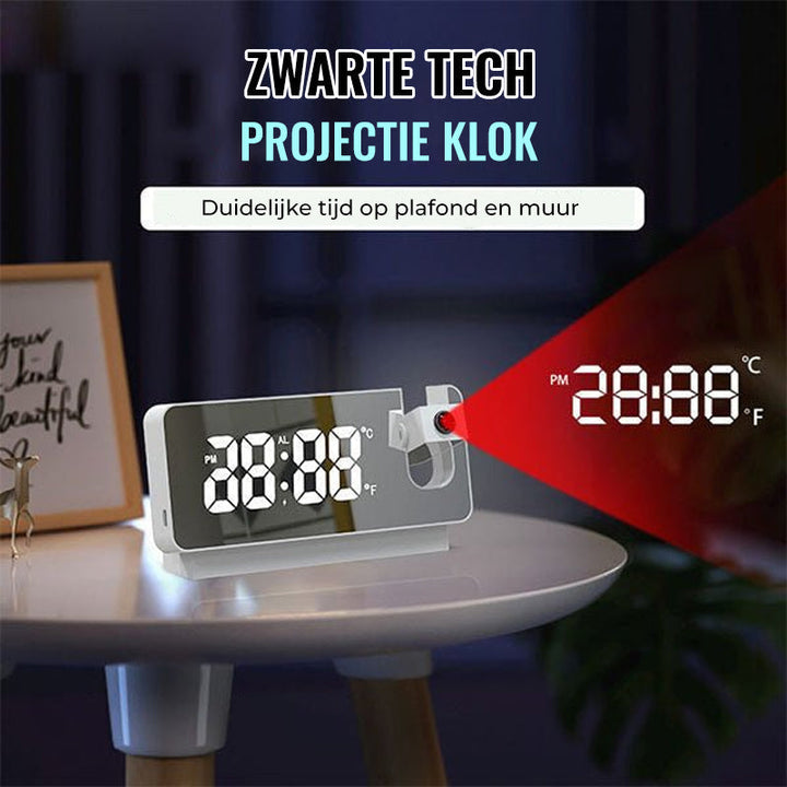 Stijlvolle moderne projectie wekker in wit, met digitale tijd, nachtlampje en USB-oplaadmogelijkheid.