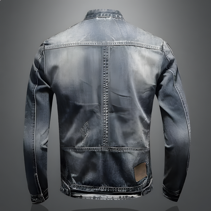 Heren spijkerjack van premium denim met duurzame knoopsluiting en praktische zakken, voor een moderne casual outfit.