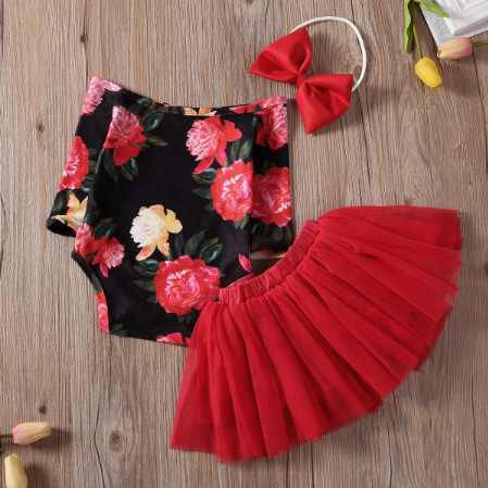 Frisse baby bloemenjurk; een ademende zomerjurk voor meisjes. Comfortabele babykleding, perfect voor warme dagen.