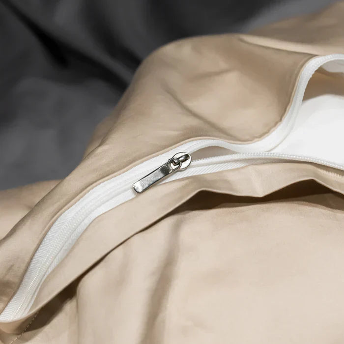 4-delige luxe satijn katoen dekbedovertrek set, geborduurd. Comfortabel, ademend beddengoed.