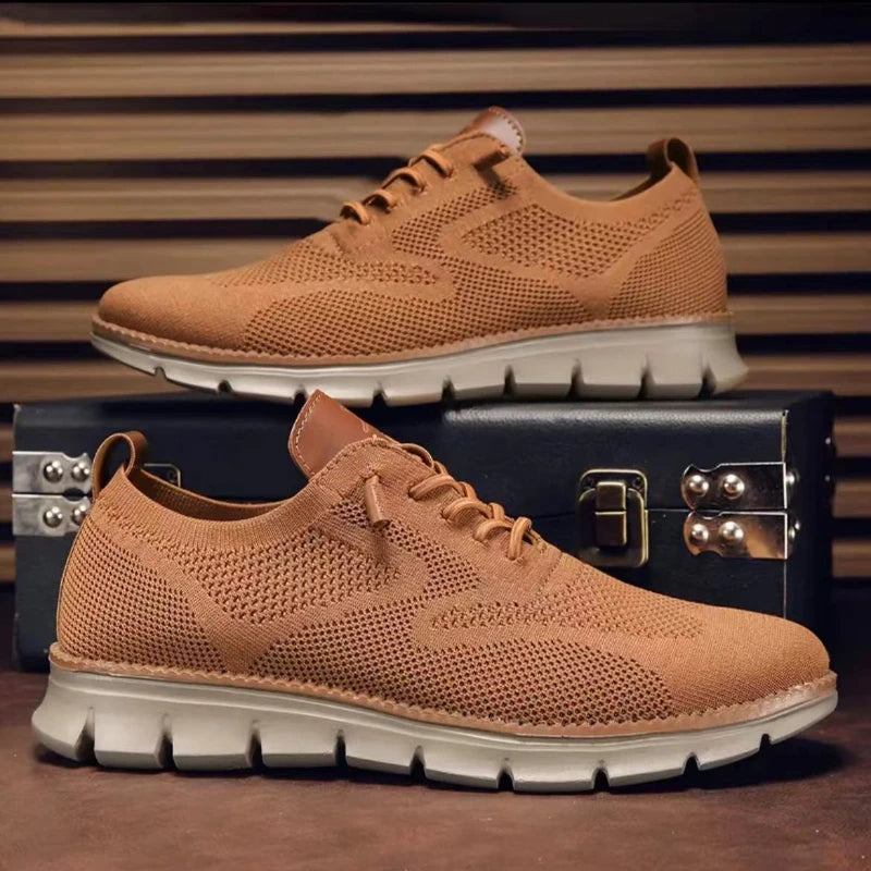 Detail van de lichtgewicht, flexibele zool van de herensneaker, benadrukt comfort en sportieve grip.