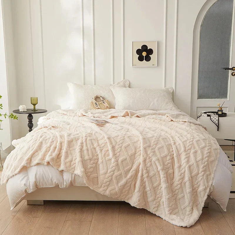 Luxe zachte lamswollen deken CozyLuxe. Verdikt flanellen plaid voor extra warmte en comfort thuis.