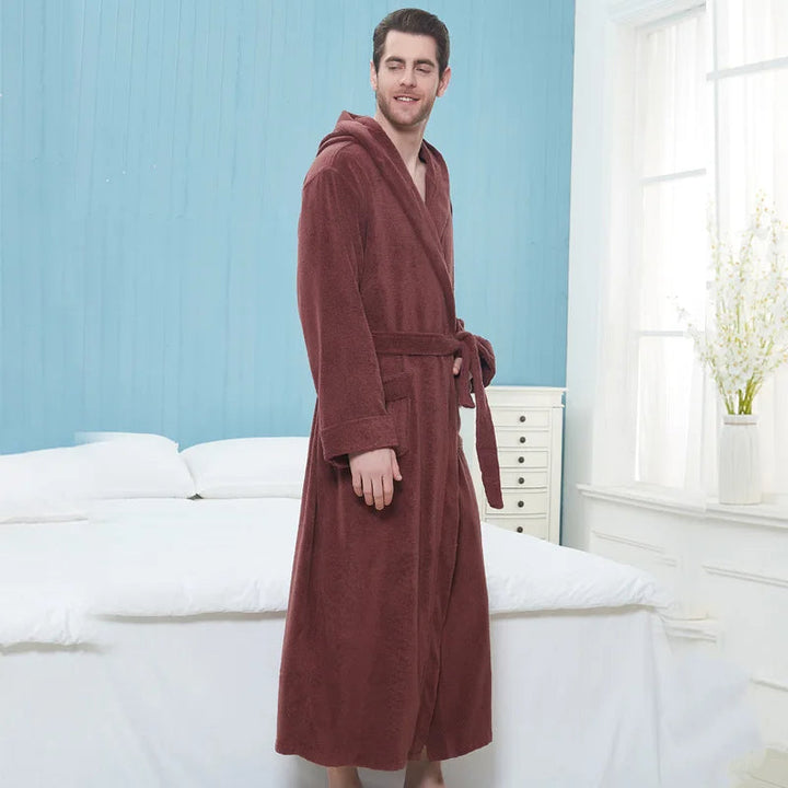 Lange heren badjas, warme en zachte pasvorm, ideaal voor extra comfort.