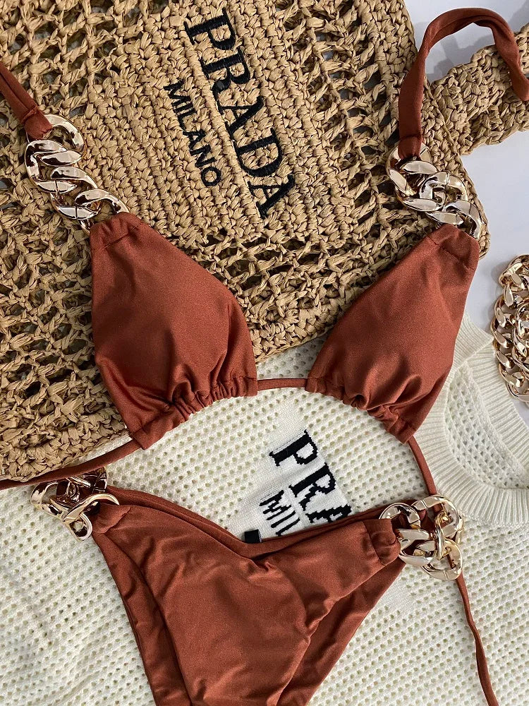 Modieuze dames zwemkleding bikini in blauw/zwart, voor een stijlvolle en sexy strandlook.