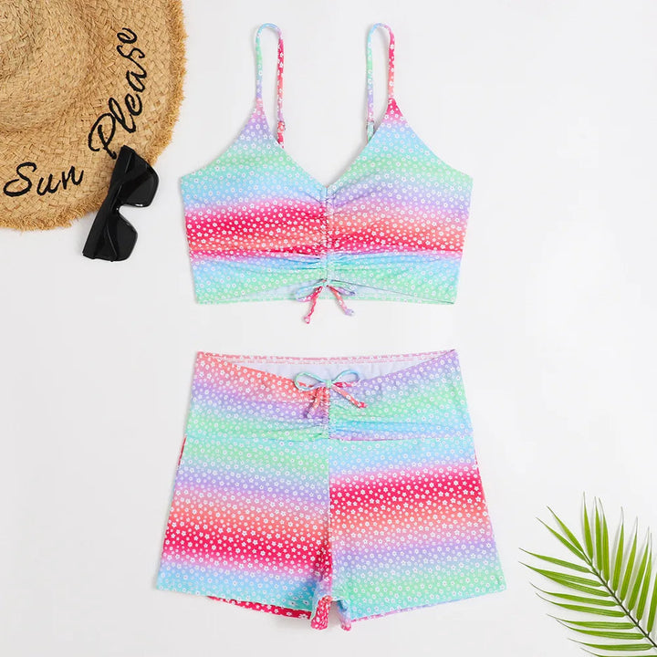Modieuze badkleding voor dames: bloemenprint bikini met hoge taille, voor een elegante look aan het strand.