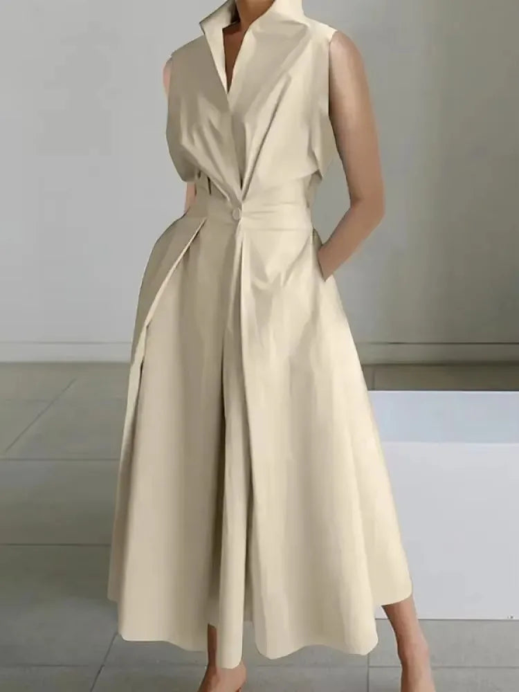 Zwarte/groene elegante Hoymans midi jurk met reverskraag. Geschikt als zakelijke of stijlvolle zomerjurk.