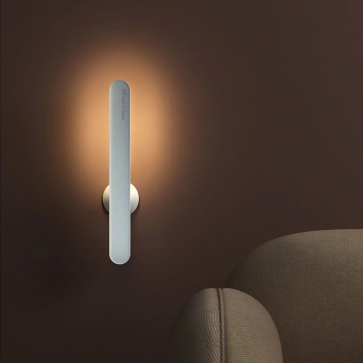 Stijlvolle LED tafellamp voor modern interieur. Decoratieve verlichting en sfeerlicht met aanraakschakelaar.