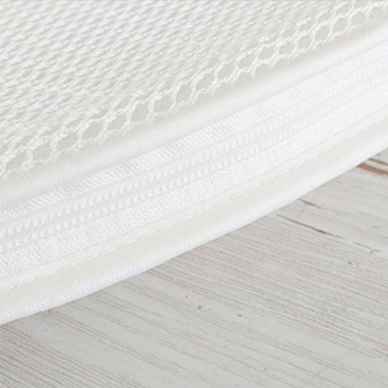 Veilige antislip kruipmat van zacht katoen, rond en gewatteerd, met geborduurde dieren voor baby's.