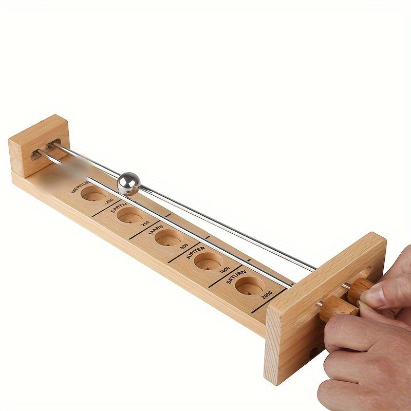 Houten Stickballspel Ruimte Avontuur: compleet familiespel met houten stokken, ballen en ruimtebaan voor behendigheid.