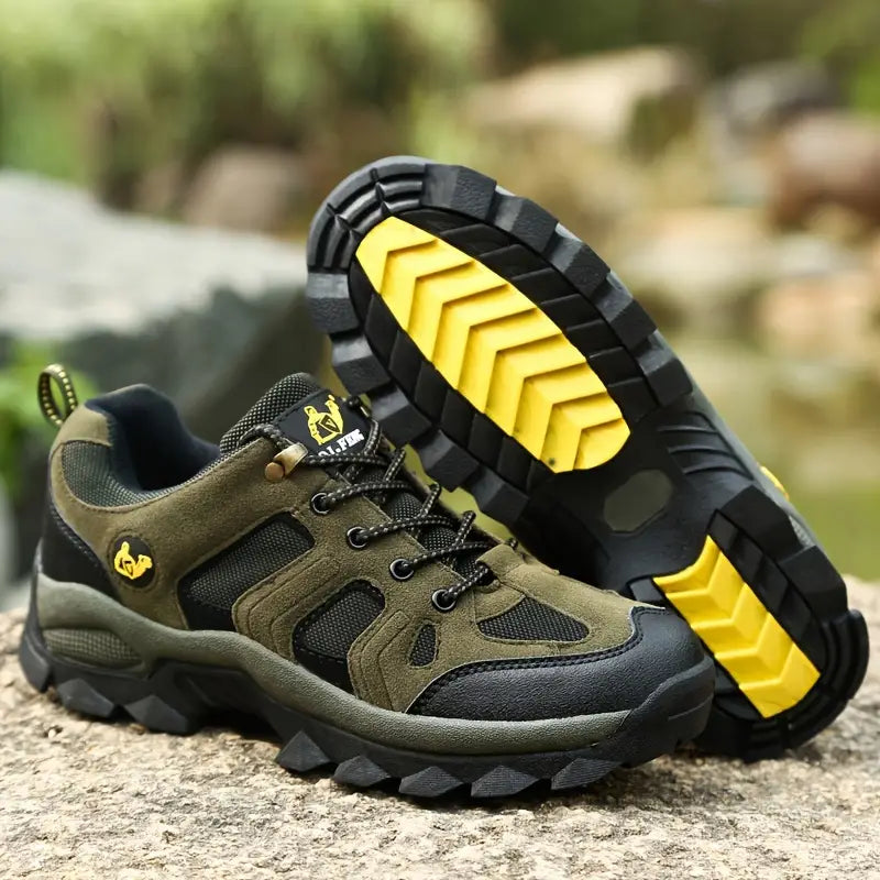 Robuuste TerraElite outdoor bergschoenen met comfortabele pasvorm, perfect voor lange wandelingen en elk avontuur.
