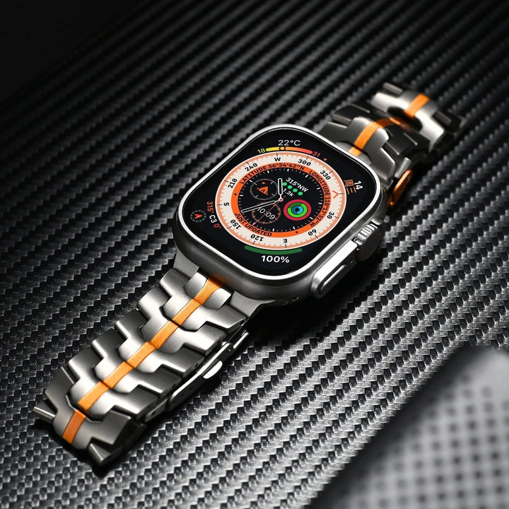Close-up van de geborstelde afwerking van de luxe titanium horlogeband voor smartwatches, premium kwaliteit.