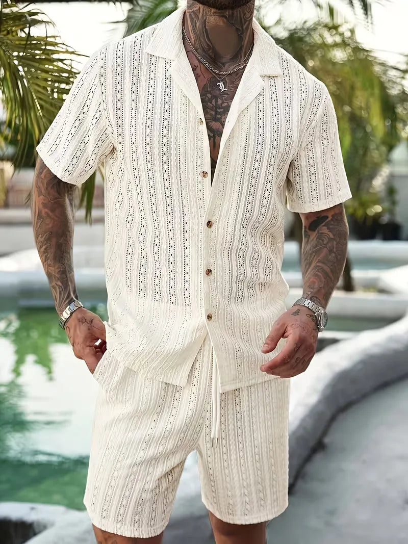 Comfortabele heren jacquard zomer set met korte mouwen shirt en shorts. Ideaal voor een relaxte vakantie look.