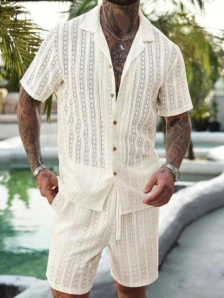 Comfortabele heren jacquard zomer set met korte mouwen shirt en shorts. Ideaal voor een relaxte vakantie look.