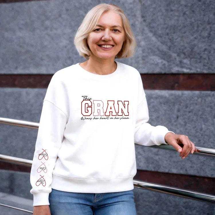 Geborduurd sweatshirt met namen, een warm geschenk voor elke moeder.