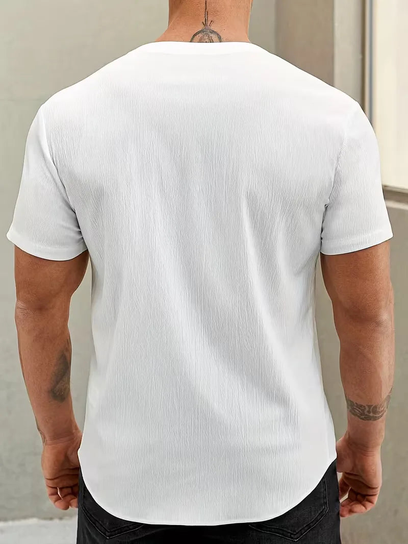Wit heren shirt met mandarijnkraag. Comfortabel en stijlvol voor een smart casual zomerlook.