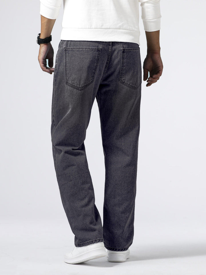 Trendy herenjeans Milan, casual street style met comfortabele regular fit, must-have voor herenkleding.