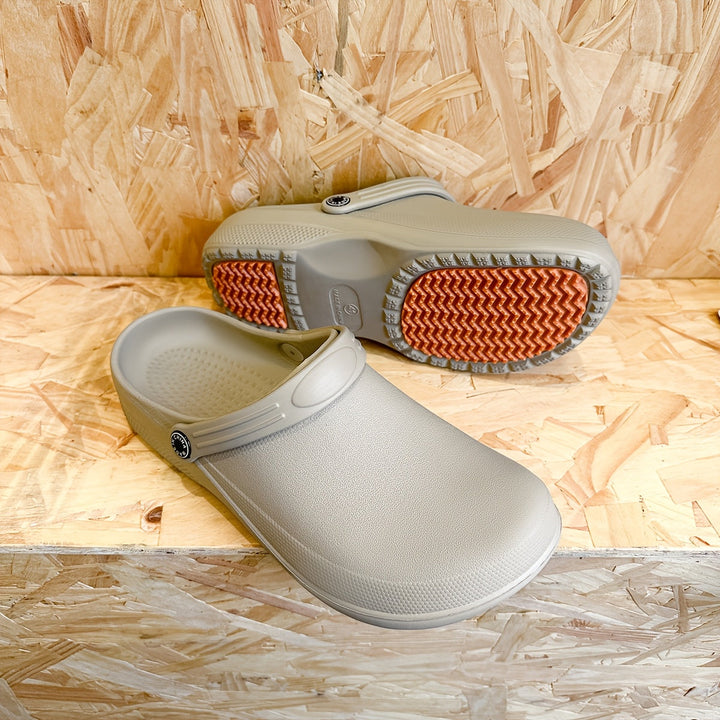 Praktische heren instappers, snel aan en uit, ideaal als comfortabele en duurzame buitenschoenen.
