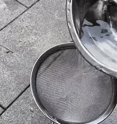 Voorkom schade met deze transparante waterdichte deklaag. Beschermt oppervlakken tegen vocht, weer en schimmel.