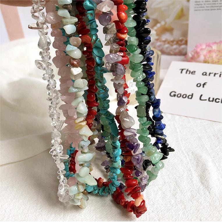 Oogstrelende tijgeroog Lina dames ketting, een stijlvolle mode accessoire met natuursteen.
